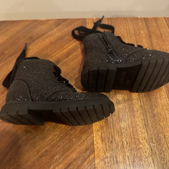 Cat And Jack Khloe Combat Boots, Black And Glitter Kids Size 10 Velvet Laced NEW - Picture 2 of 7